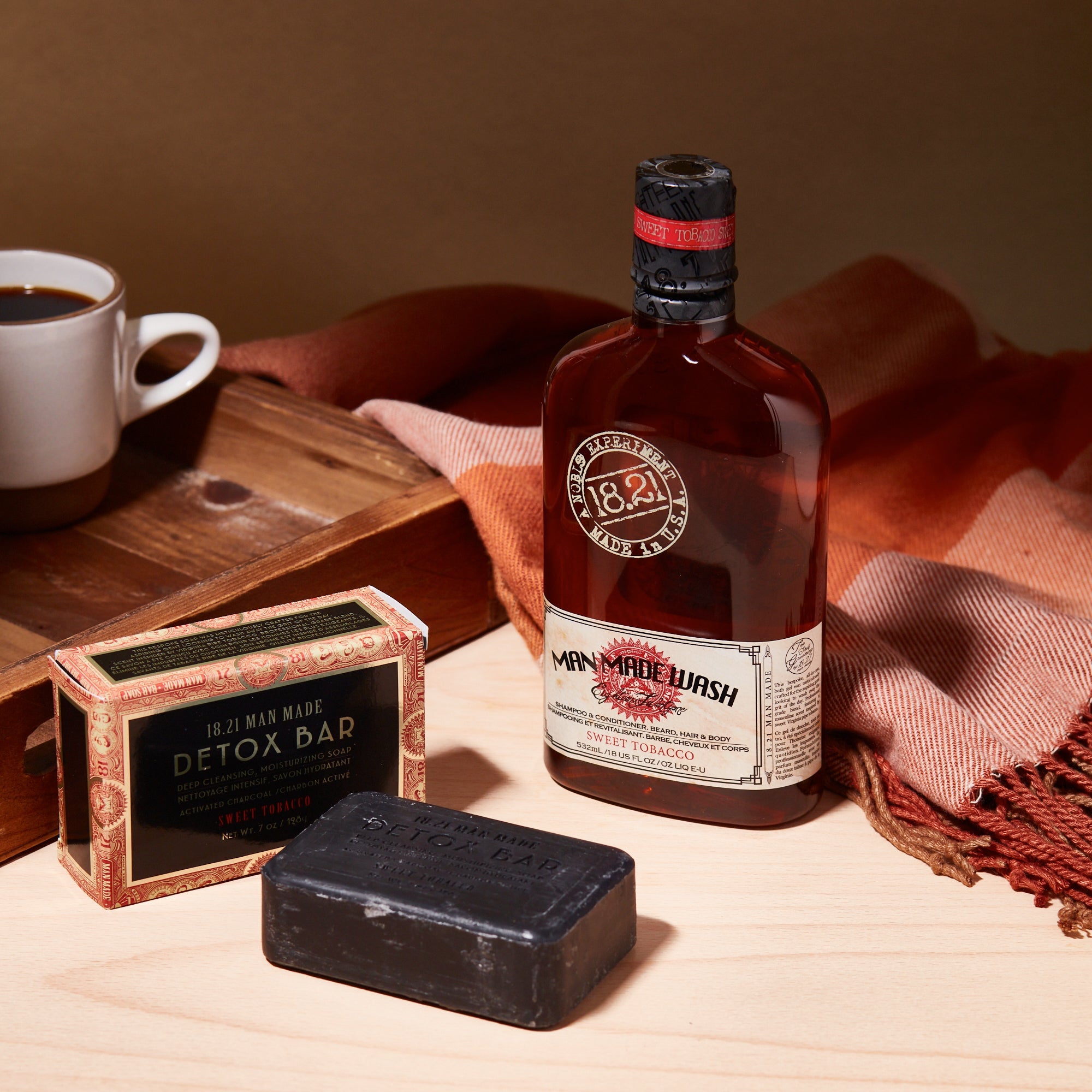 Savon Noir Détoxifiant & Hydratant au charbon actif Sweet Tobacco